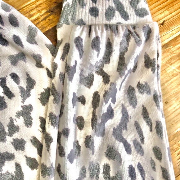 CHASER Leopard Grey Knit Lounge Jogger Pants XS - Picture 5 of 6